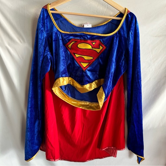 Super Girl Adult Costume | Size Medium - Picture 13 of 16